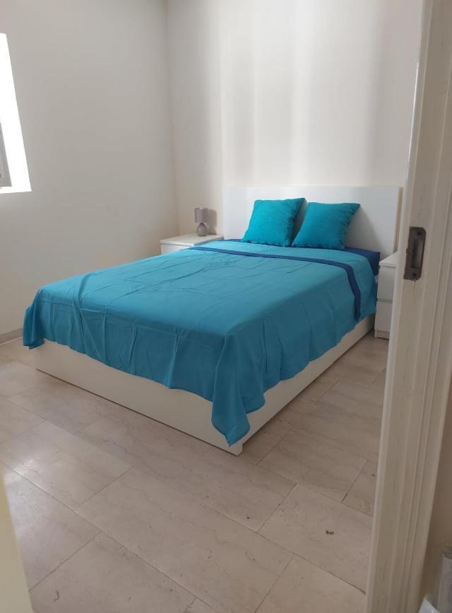 Central One Bed Apartment, Sleeps 4 With Roof Top Pool. Cebelitarık Dış mekan fotoğraf